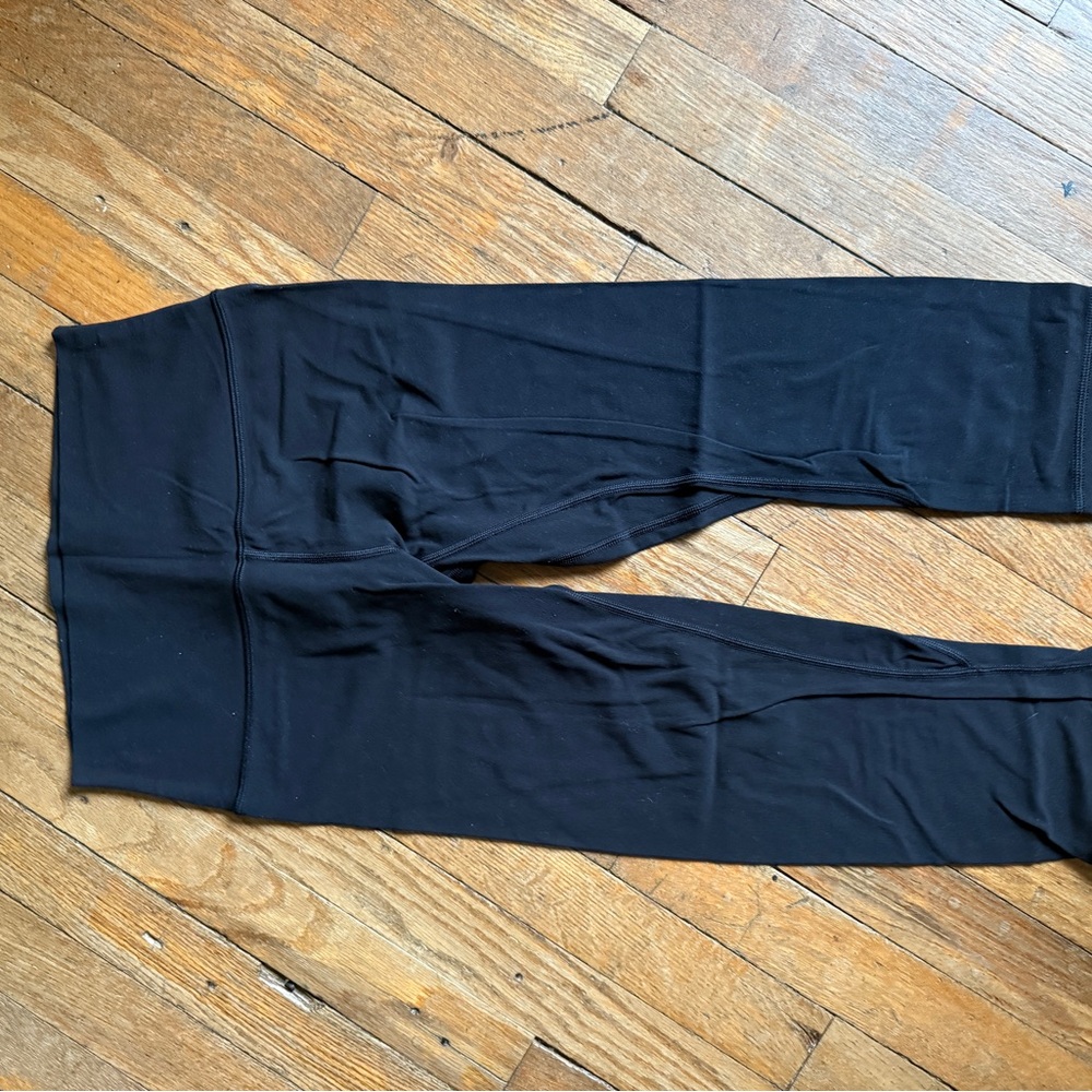 Black Lululemon capri align Leggings size 6